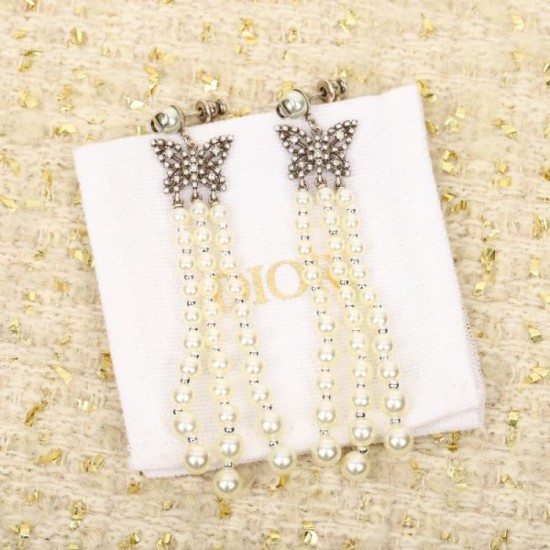 Transform into a beautiful outfit 2024SS earrings DIOR Transform into a beautiful outfit 2024SS earrings DIOR