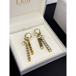 2024SS DIOR Dior earrings continue to be a brand this season