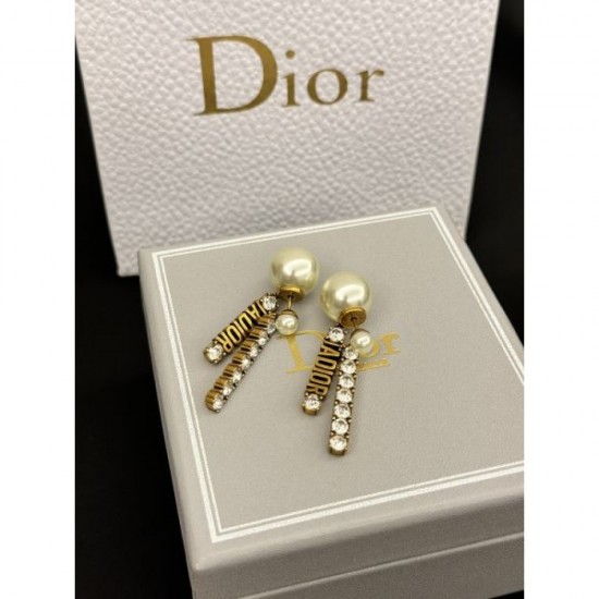 2024SS DIOR Dior earrings continue to be a brand this season