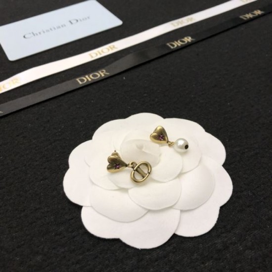 2024SS DIOR Dior earrings A must-have summer item