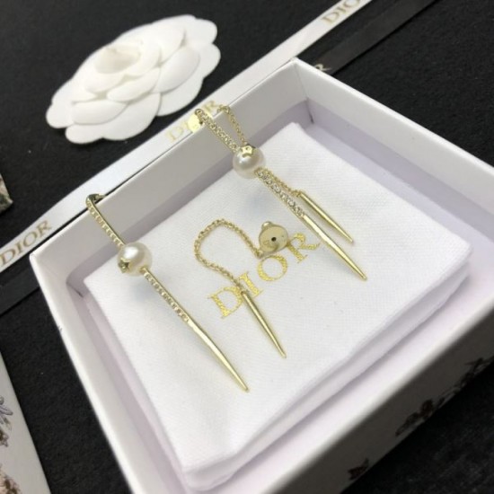 2024SS DIOR Dior earrings for a relaxed atmosphere 2024SS DIOR Dior earrings for a relaxed atmosphere
