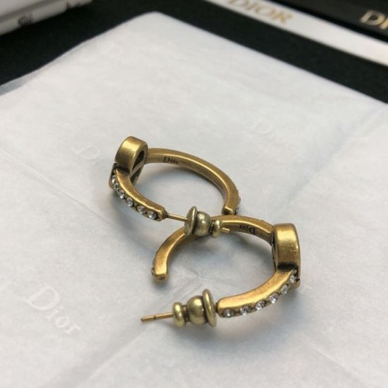 2024SS DIOR Dior earrings will be very useful in the coming season 2024SS DIOR Dior earrings will be very useful in the coming season