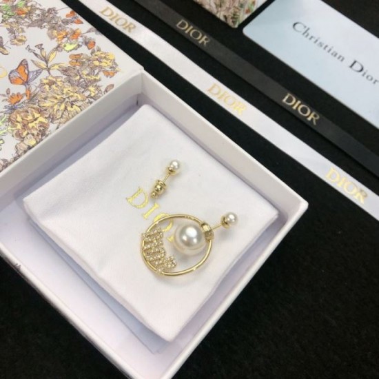 2024SS DIOR Dior earrings New item in pursuit of trends 2024SS DIOR Dior earrings New item in pursuit of trends