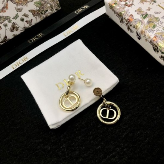 2024SS DIOR Dior earrings New colors in fashion 2024SS DIOR Dior earrings New colors in fashion