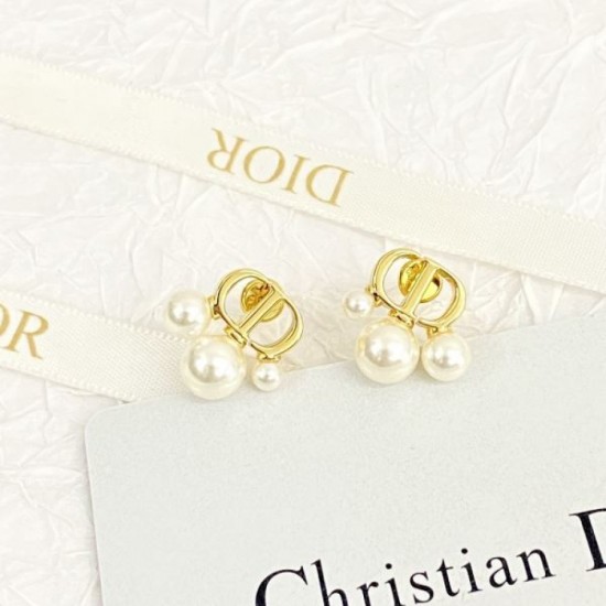 DIOR Dior New Summer 2024SS Earrings You Can't Miss DIOR Dior New Summer 2024SS Earrings You Can't Miss