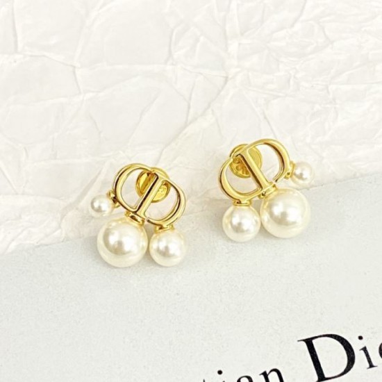 DIOR Dior New Summer 2024SS Earrings You Can't Miss DIOR Dior New Summer 2024SS Earrings You Can't Miss