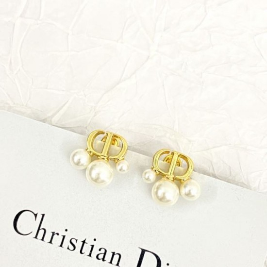 DIOR Dior New Summer 2024SS Earrings You Can't Miss DIOR Dior New Summer 2024SS Earrings You Can't Miss