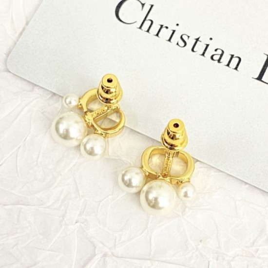 DIOR Dior New Summer 2024SS Earrings You Can't Miss DIOR Dior New Summer 2024SS Earrings You Can't Miss