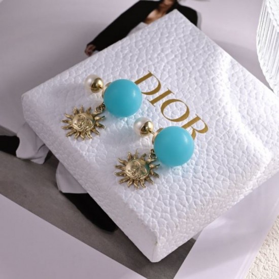 DIOR Dior Spring/Summer Featured Products Carefully Selected 2024SS Earrings DIOR Dior Spring/Summer Featured Products Carefully Selected 2024SS Earrings