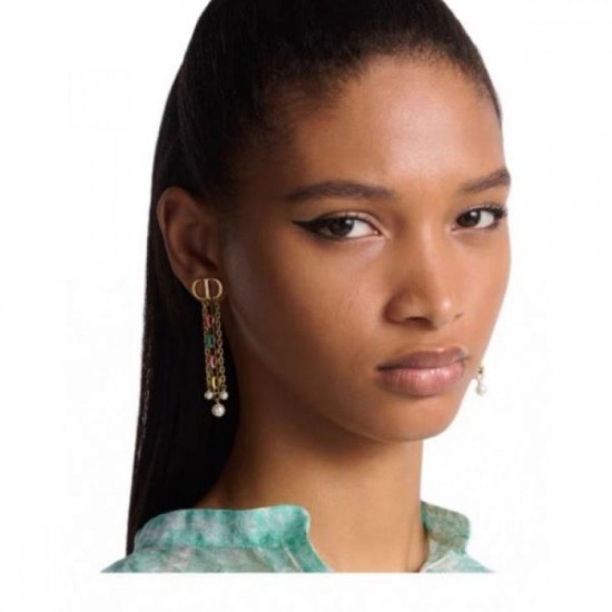 DIOR 2024SS earrings at the cutting edge of trends DIOR 2024SS earrings at the cutting edge of trends