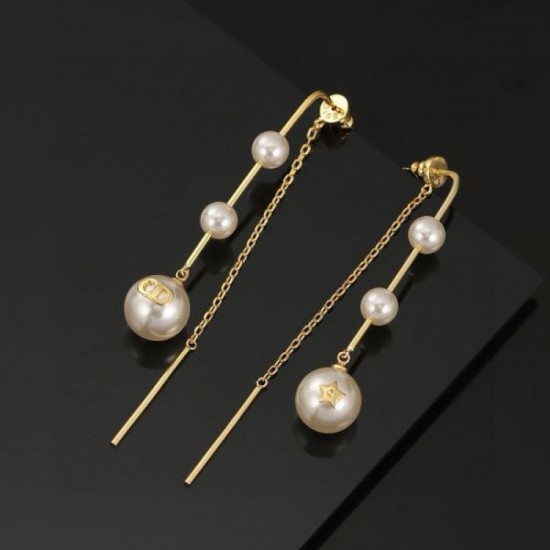 DIOR Highly reviewed item 2024SS earrings DIOR Highly reviewed item 2024SS earrings