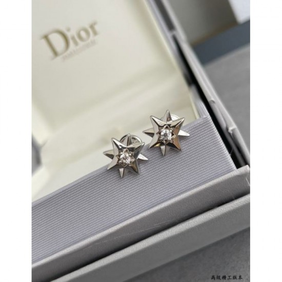 DIOR Dior 2024SS earrings that give an impression of adult sex appeal DIOR Dior 2024SS earrings that give an impression of adult sex appeal