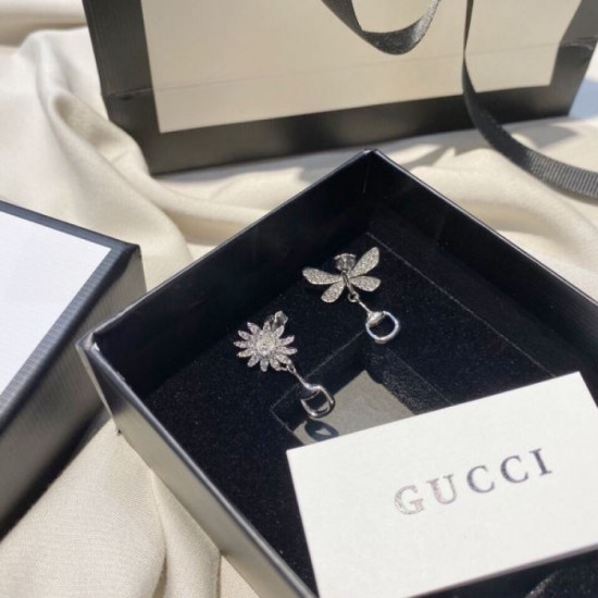 The perfect color for early spring 2024SS earrings GUCCI Gucci The perfect color for early spring 2024SS earrings GUCCI Gucci