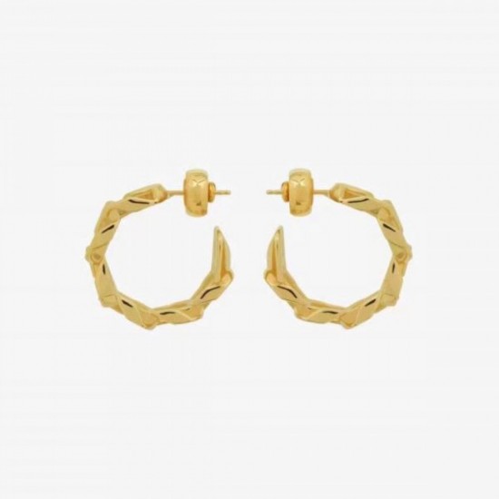 GIVENCHY 2024SS earrings to watch this spring/summer GIVENCHY 2024SS earrings to watch this spring/summer