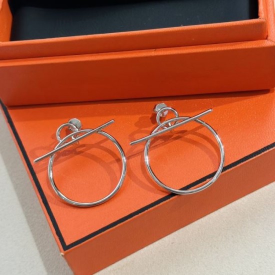 Casual and refreshing 2024SS earrings HERMES Casual and refreshing 2024SS earrings HERMES