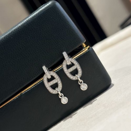 HERMES This year's popular coordination 2024SS earrings HERMES This year's popular coordination 2024SS earrings
