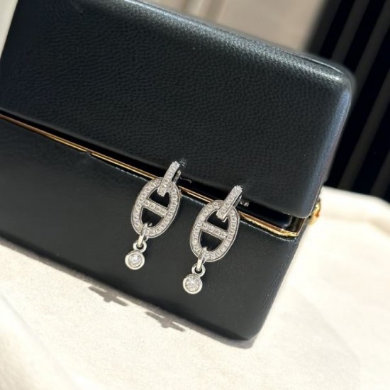 HERMES This year's popular coordination 2024SS earrings HERMES This year's popular coordination 2024SS earrings