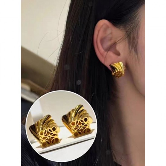 Popular and hugely popular! 2024SS earrings LOEWE Popular and hugely popular! 2024SS earrings LOEWE