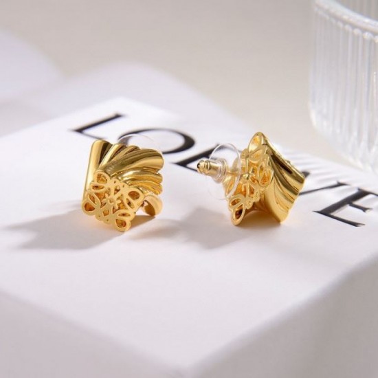 Popular and hugely popular! 2024SS earrings LOEWE Popular and hugely popular! 2024SS earrings LOEWE