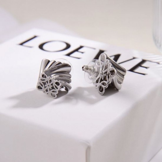 Popular and hugely popular! 2024SS earrings LOEWE Popular and hugely popular! 2024SS earrings LOEWE