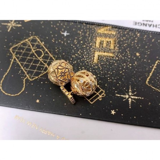 2024SS earrings LOEWE that can be used for any occasion 2024SS earrings LOEWE that can be used for any occasion