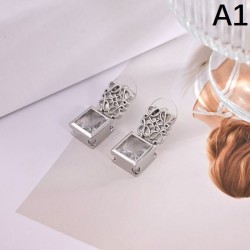 2024SS LOEWE Loewe earrings are very popular among young people overseas.