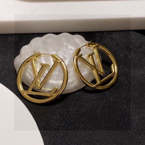 Very popular and cute 2024SS earrings LOUIS VUITTON Louis Vuitton Very popular and cute 2024SS earrings LOUIS VUITTON Louis Vuitton