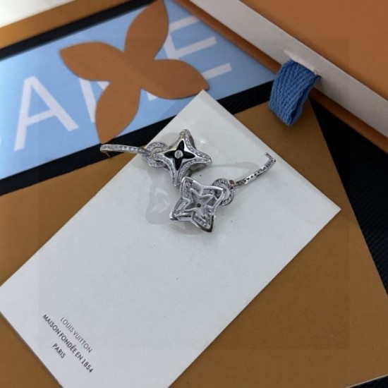 Adult and elegant 2024SS earrings LOUIS VUITTON Louis Vuitton Adult and elegant 2024SS earrings LOUIS VUITTON Louis Vuitton