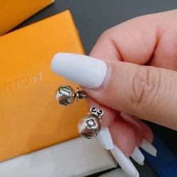 2024SS LOUIS VUITTON Louis Vuitton earrings very popular item