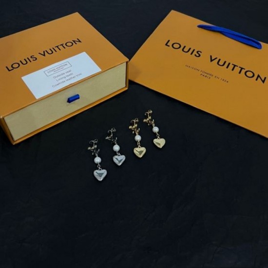 LOUIS VUITTON This year's trendiest 2024SS earrings LOUIS VUITTON This year's trendiest 2024SS earrings