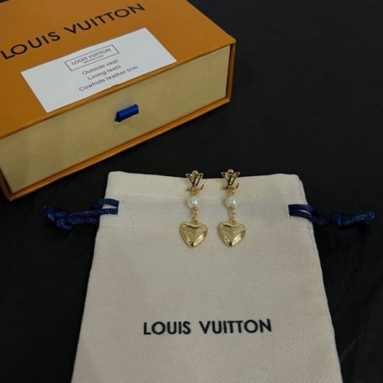 LOUIS VUITTON This year's trendiest 2024SS earrings LOUIS VUITTON This year's trendiest 2024SS earrings