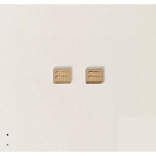 This spring's favorite 2024SS earrings MIU MIU Miu Miu This spring's favorite 2024SS earrings MIU MIU Miu Miu