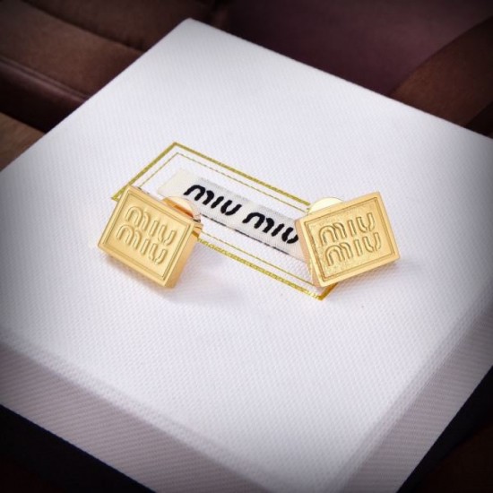 This spring's favorite 2024SS earrings MIU MIU Miu Miu This spring's favorite 2024SS earrings MIU MIU Miu Miu