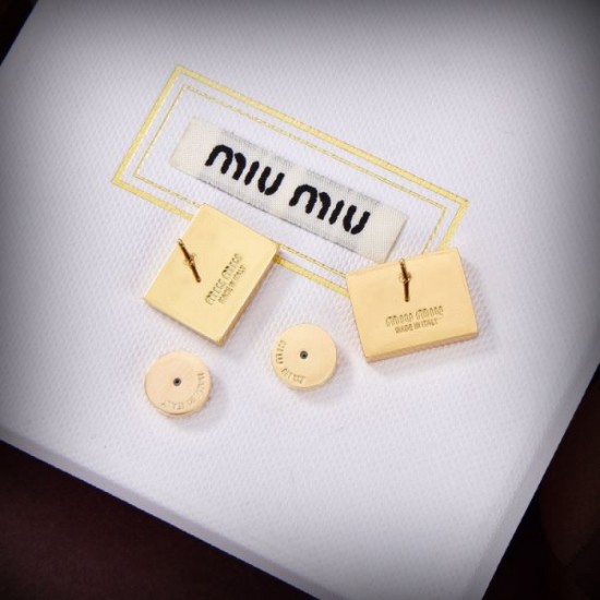 This spring's favorite 2024SS earrings MIU MIU Miu Miu This spring's favorite 2024SS earrings MIU MIU Miu Miu