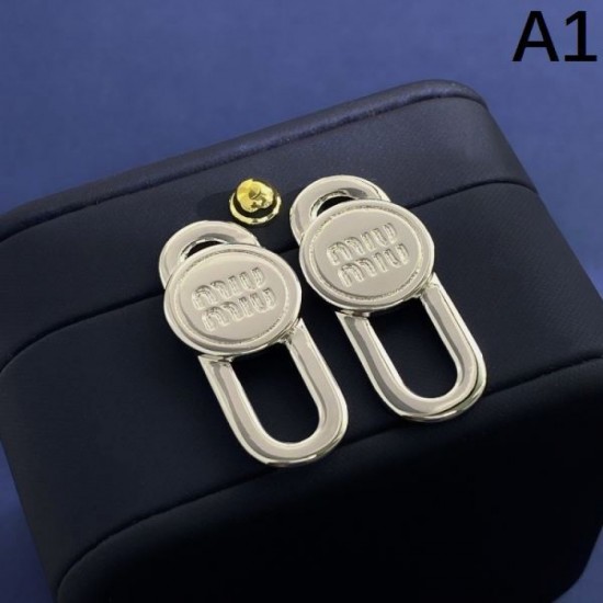 Still selling like crazy 2024SS earrings MIU MIU Miu Miu Still selling like crazy 2024SS earrings MIU MIU Miu Miu