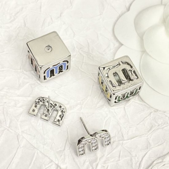 Eternal standard product 2024SS earrings MIU MIU Miu Miu Eternal standard product 2024SS earrings MIU MIU Miu Miu