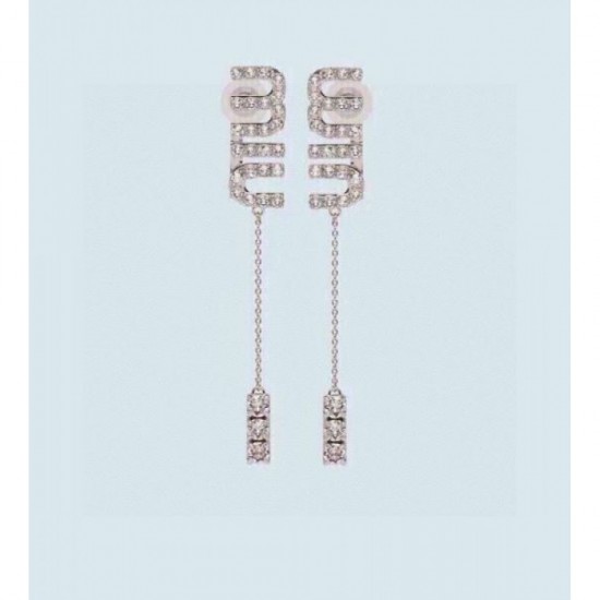 2024SS MIU MIU Miu Miu earrings in stock for spring/summer I definitely want them 2024SS MIU MIU Miu Miu earrings in stock for spring/summer I definitely want them