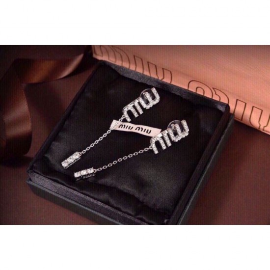 2024SS MIU MIU Miu Miu earrings in stock for spring/summer I definitely want them 2024SS MIU MIU Miu Miu earrings in stock for spring/summer I definitely want them