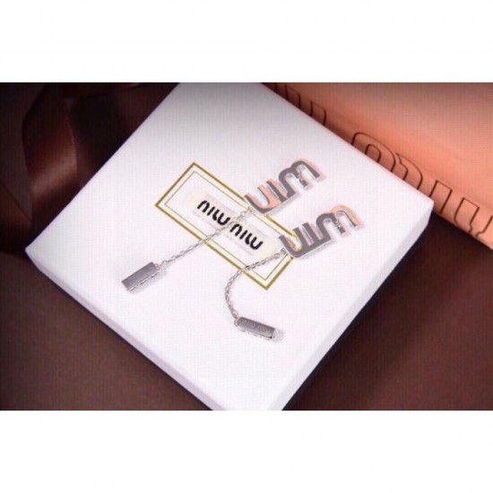 2024SS MIU MIU Miu Miu earrings in stock for spring/summer I definitely want them 2024SS MIU MIU Miu Miu earrings in stock for spring/summer I definitely want them