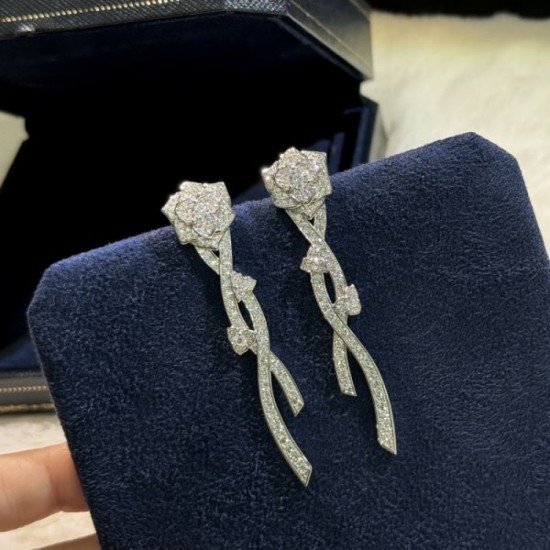 Items also featured in magazines 2024SS earrings PIAGET Items also featured in magazines 2024SS earrings PIAGET