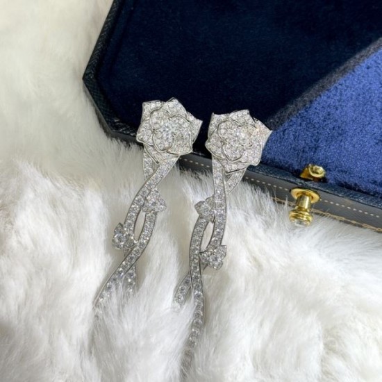 Items also featured in magazines 2024SS earrings PIAGET Items also featured in magazines 2024SS earrings PIAGET