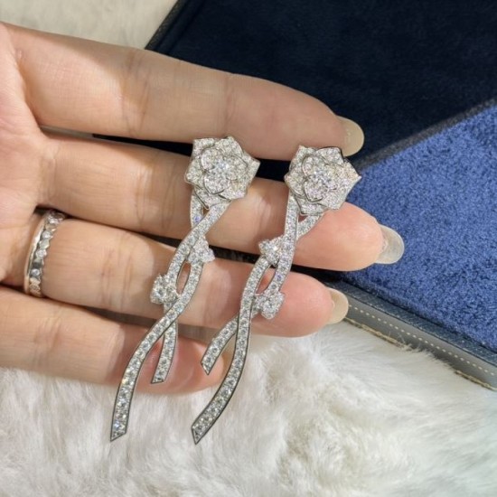 Items also featured in magazines 2024SS earrings PIAGET Items also featured in magazines 2024SS earrings PIAGET