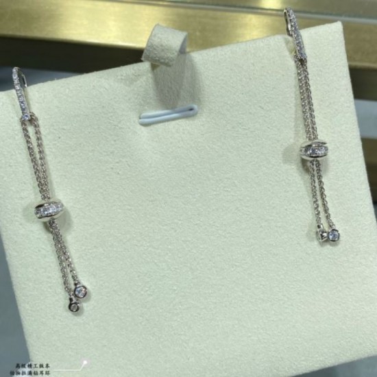 2024SS earrings with a perfect sense of fashion PIAGET 2024SS earrings with a perfect sense of fashion PIAGET