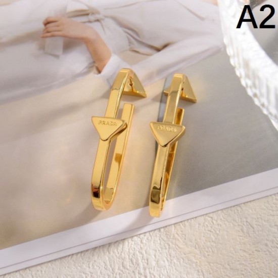 2024SS PRADA Prada earrings This season's brand 2024SS PRADA Prada earrings This season's brand