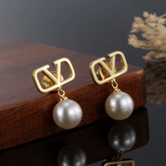 Popular item 2024SS earrings VALENTINO Popular item 2024SS earrings VALENTINO