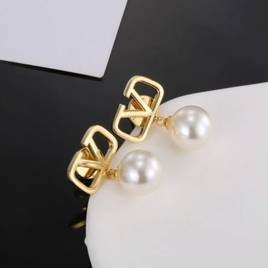 Popular item 2024SS earrings VALENTINO Popular item 2024SS earrings VALENTINO