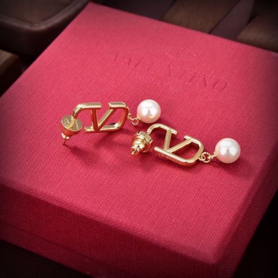 VALENTINO Valentino 2024SS earrings that are great for summer VALENTINO Valentino 2024SS earrings that are great for summer