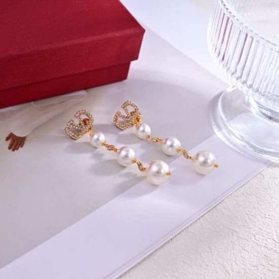 VALENTINO This year's popular 2024SS earrings VALENTINO This year's popular 2024SS earrings