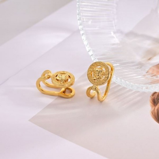 2024SS VERSACE Versace earrings are explosively popular this season 2024SS VERSACE Versace earrings are explosively popular this season