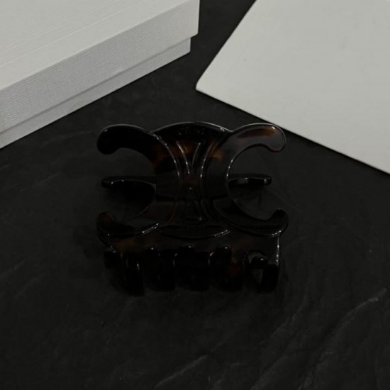 CELINE 2024SS hair ornament that gives the impression of a fashionable expert CELINE 2024SS hair ornament that gives the impression of a fashionable expert
